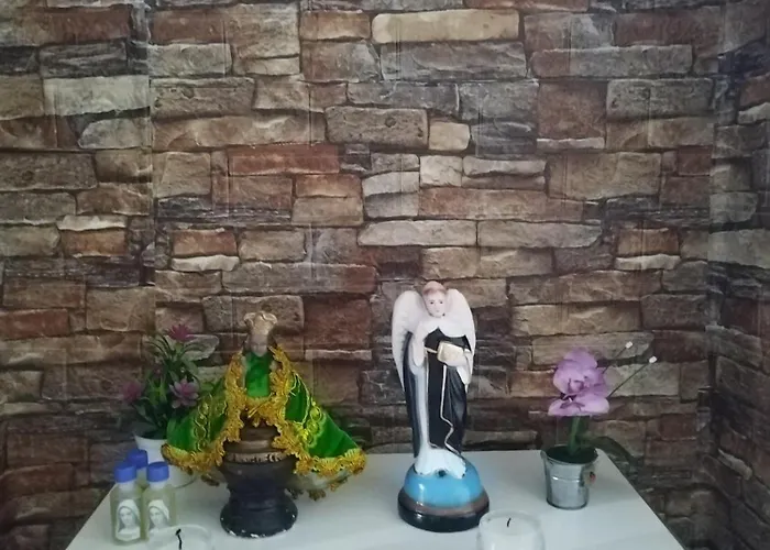 R & J In Naga Cebu ホームステイ *