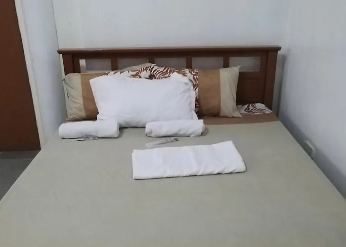 ホームステイ R & J In Naga Cebu